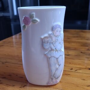 Japna White Vase with Floral and Figurine Design